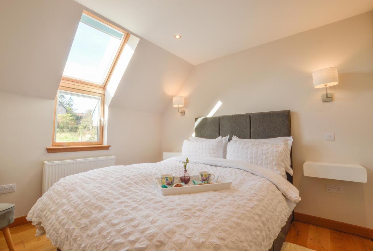 Rowan Tree Apartment - A Modern, Quiet Hideaway With Sweeping Views Across Oban Exterior foto